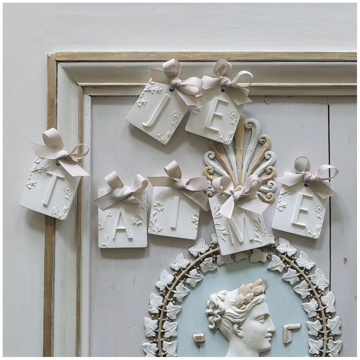 Letra S Gesso Fleur de Cotton